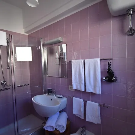 A ベッド・アンド・ブレックファスト 4*